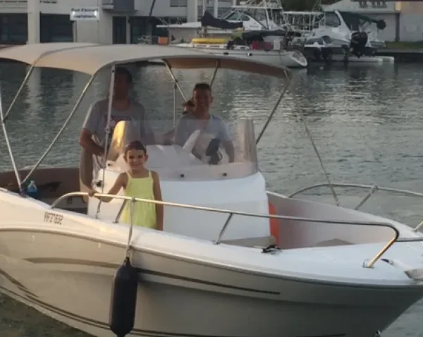 location-bateau-au-depart-saint-francois-01_resultat